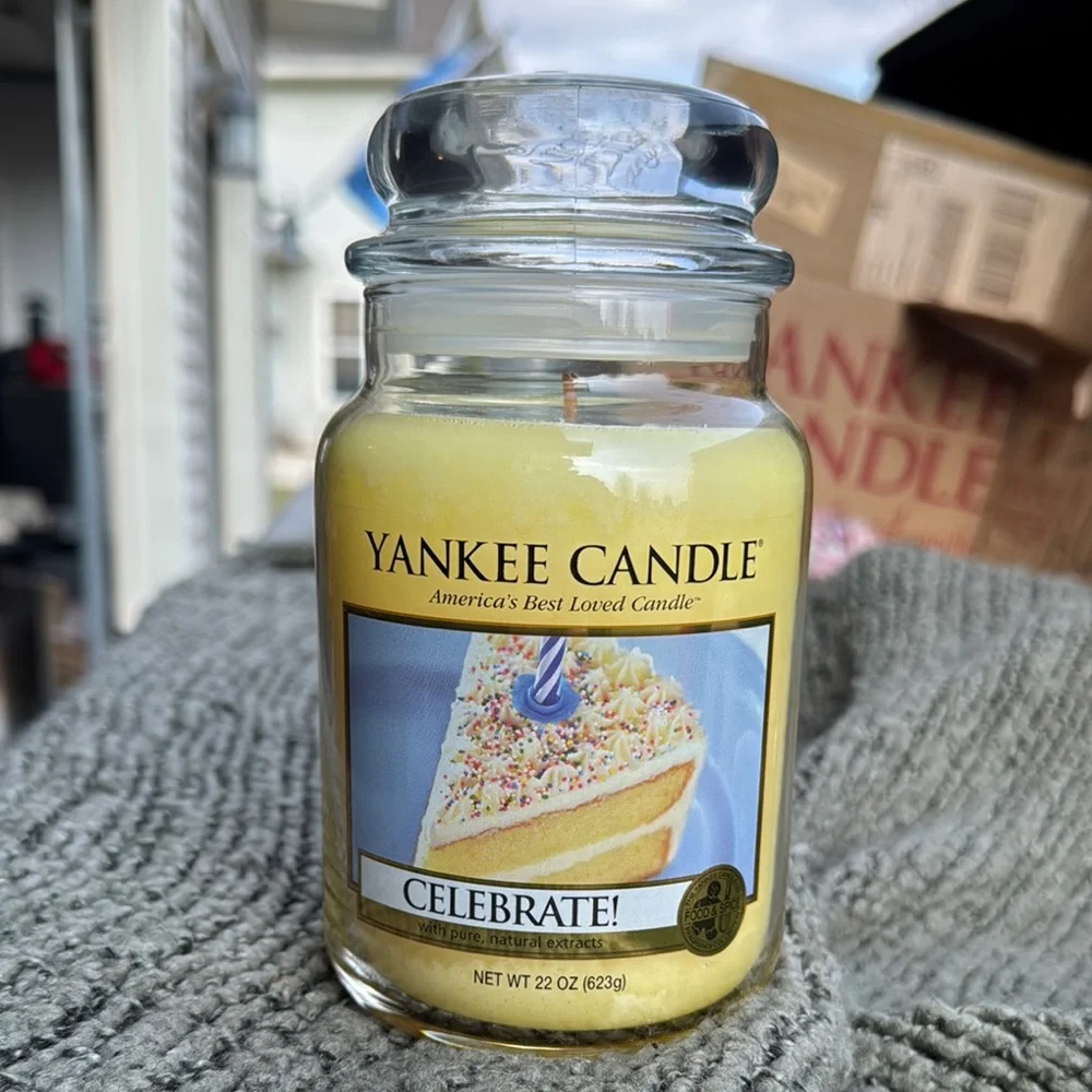 Yankee Candle Celebrate! Yellow Candle